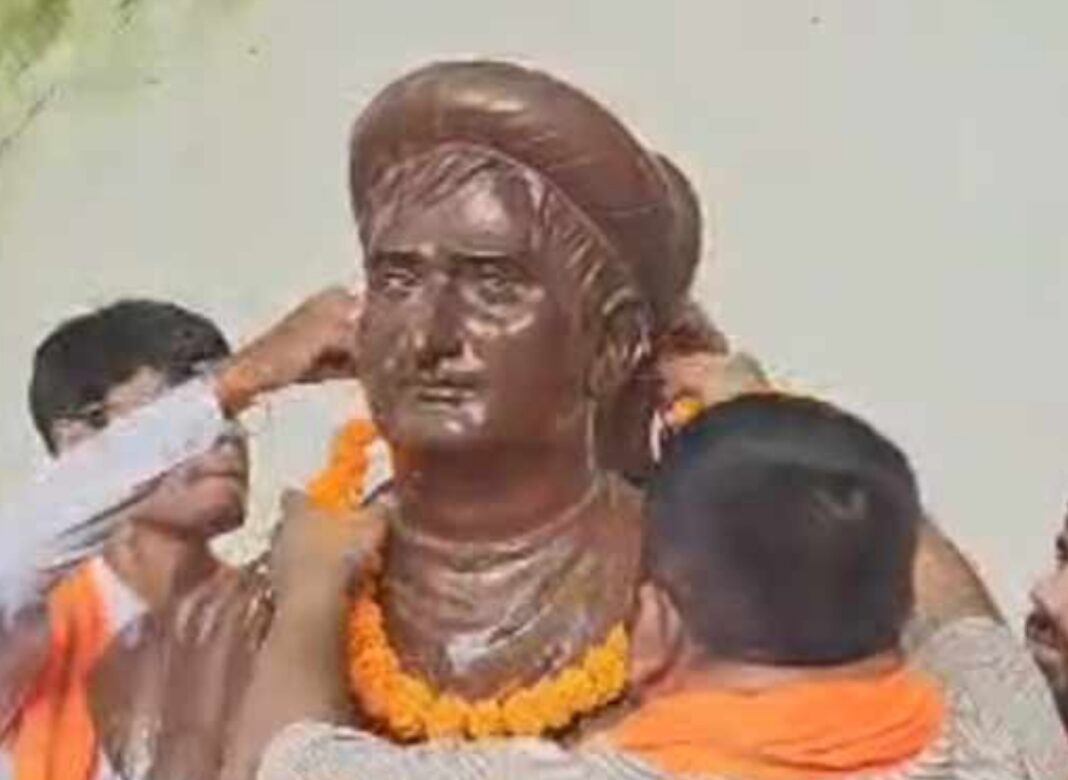 ‘তিতুমীরের চেয়ে স্বাধীনতা সংগ্রামে বেশি অবদান শ্যামাপ্রসাদের’, বারাসতে ভবনের নাম পরিবর্তন গেরুয়া শিবিরের