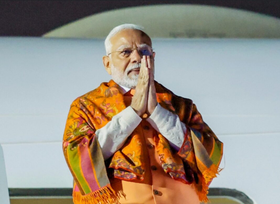 অটল পেনশন যোজনায় বড় প্রশ্ন, নিয়মিত মাসে ৪২ টাকা প্রিমিয়াম দিতে পারছেন না বহু গ্রাহক! উঠে এলো মোদির প্রকল্পের বাস্তব চিত্র