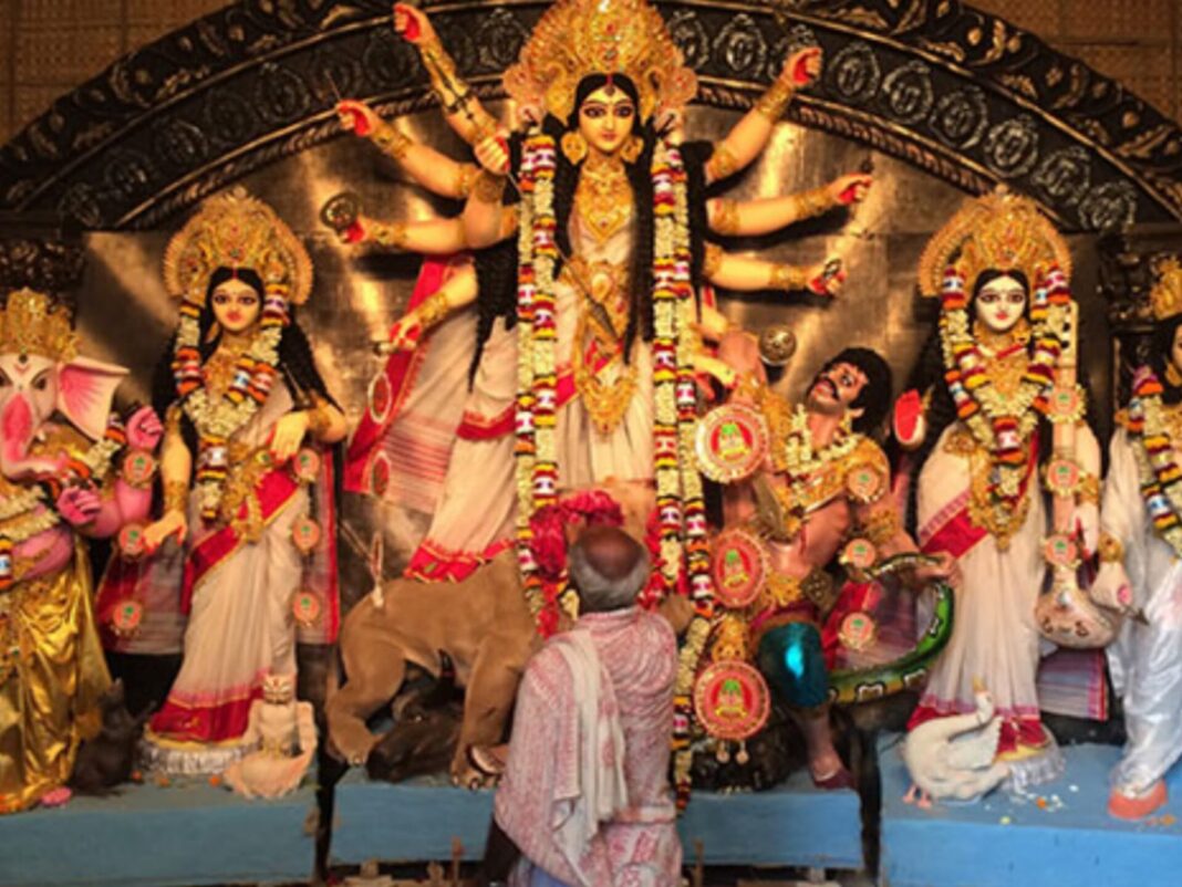 মুসলিম পঞ্চায়েত প্রধানের দান করা জমিতে দুর্গাপুজোর আয়োজন, সম্প্রীতির নজির বীরভূমের নয়নী গাঙেড্ডায়