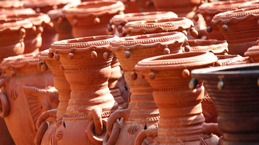 clay-pots-interior-decorative-pots-1560x1170