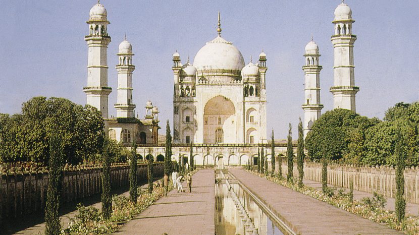 tomb-Bibi-Ka-Maqbara-Aurangabad-India-Maharashtra
